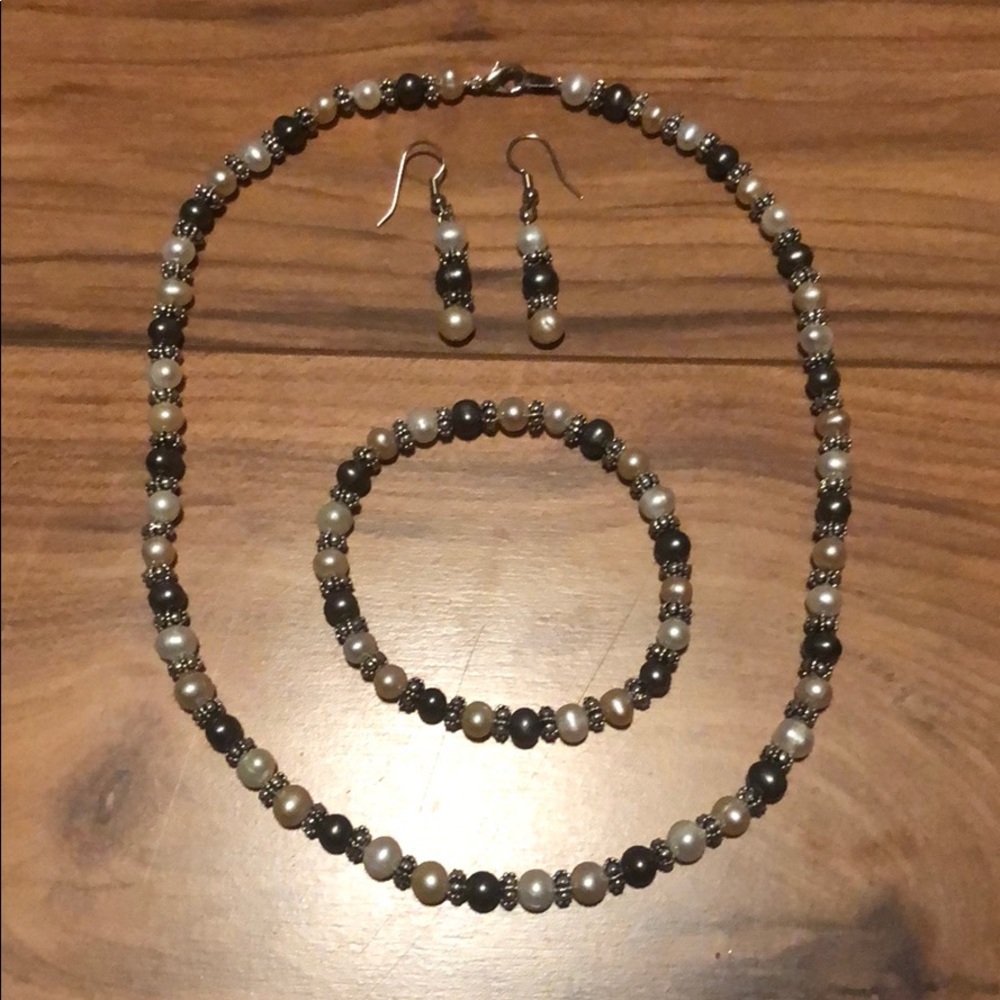 3 pc set - Necklace, Earrings and Bracelet